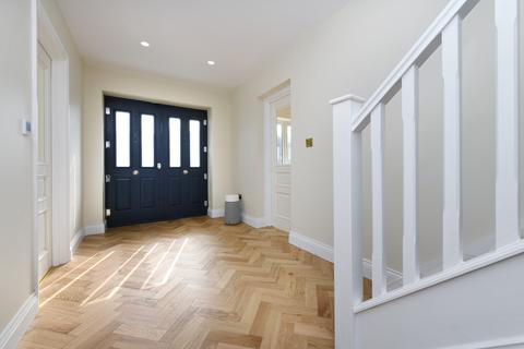 5 bedroom semi-detached house for sale, Parkland Avenue, Upminster RM14