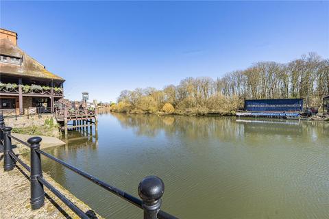 2 bedroom apartment for sale, Lion Wharf Road, Isleworth