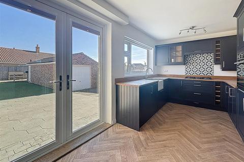 3 bedroom house for sale, St. Nicholas Drive, Hornsea