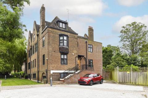 5 bedroom terraced house to rent, Wellgarth Road London NW11