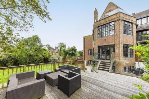5 bedroom terraced house to rent, Wellgarth Road London NW11