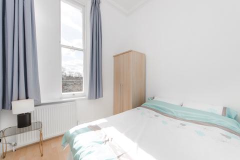 2 bedroom flat to rent, Cambridge Gardens, London, W10