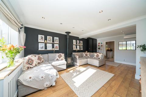 3 bedroom terraced house for sale, Gade Valley Cottages, Dagnall Road, Great Gaddesden, Hertfordshire, HP1 3BW