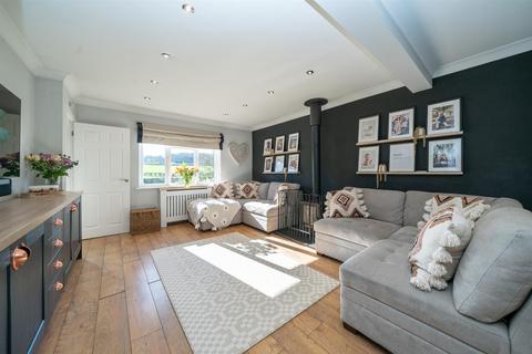 3 bedroom terraced house for sale, Gade Valley Cottages, Dagnall Road, Great Gaddesden, Hertfordshire, HP1 3BW