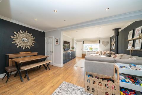 3 bedroom terraced house for sale, Gade Valley Cottages, Dagnall Road, Great Gaddesden, Hertfordshire, HP1 3BW