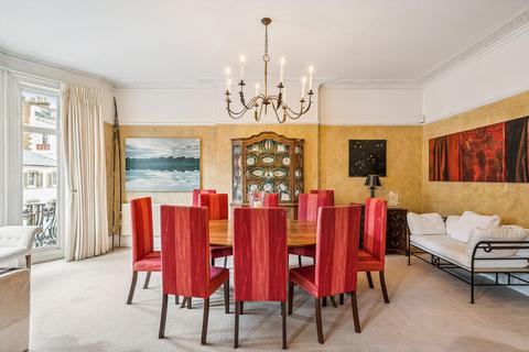 4 bedroom flat to rent, Drayton Gardens, Chelsea, London SW10