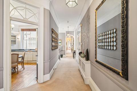 4 bedroom flat to rent, Drayton Gardens, Chelsea, London SW10