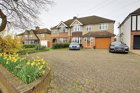 undefined, Toms Lane, Kings Langley