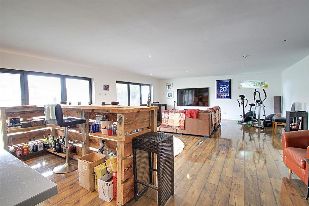 Cabin 4.jpg