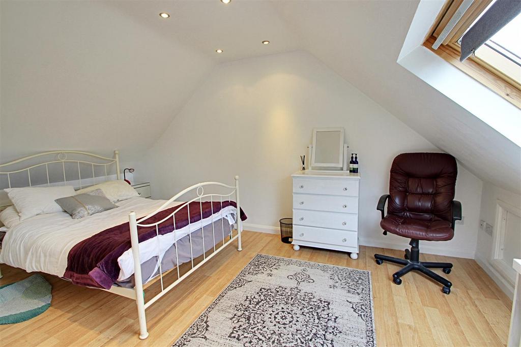 Bedroom 4.jpg