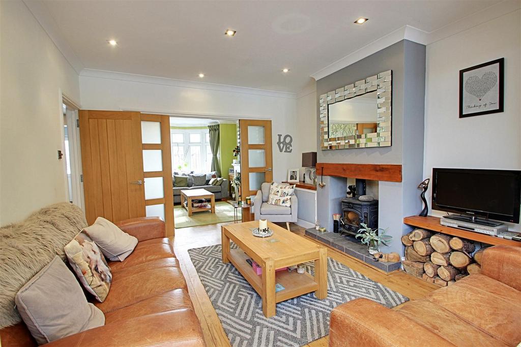 Family Room 2.jpg