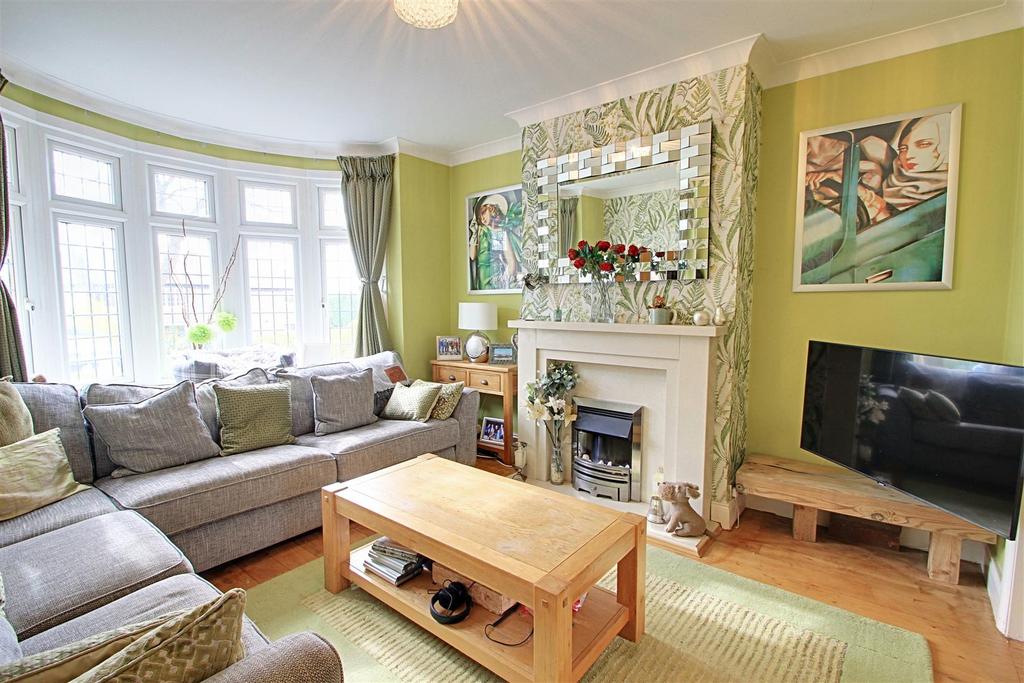 Living Room 1.jpg