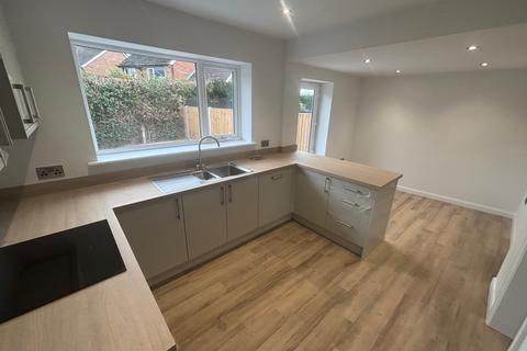 2 bedroom bungalow to rent, Church Lane, Burton-on-Trent, DE13