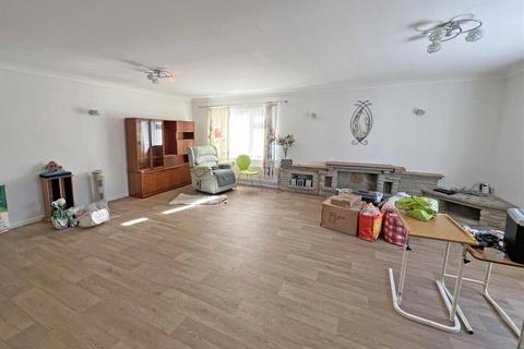 3 bedroom bungalow for sale, Princes End, Dawley Bank, Telford, Shropshire, TF4