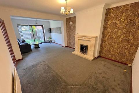 4 bedroom semi-detached house to rent, Withington Road, Manchester, M21