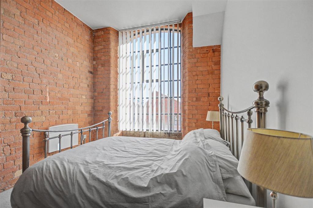 Bedroom 1 1.jpeg