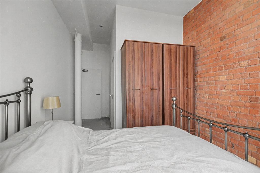 Bedroom 1 3.jpeg
