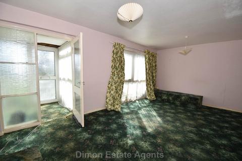 3 bedroom end of terrace house for sale, The Links, Gosport
