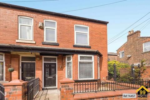 3 bedroom end of terrace house to rent, Kennedy Road, Salford, Greater Manchester, M5