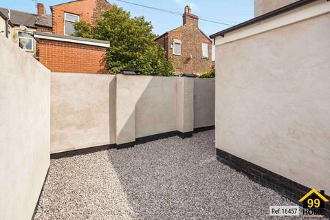 3 bedroom end of terrace house to rent, Kennedy Road, Salford, Greater Manchester, M5