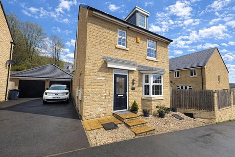 4 bedroom detached house for sale, Fountain Head Road, Halifax