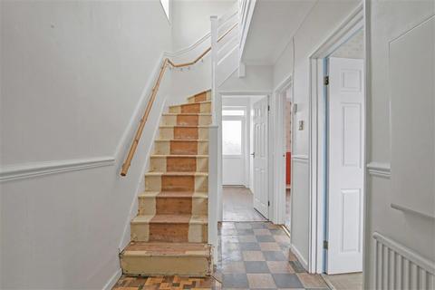 3 bedroom end of terrace house for sale, Luffield Road, London