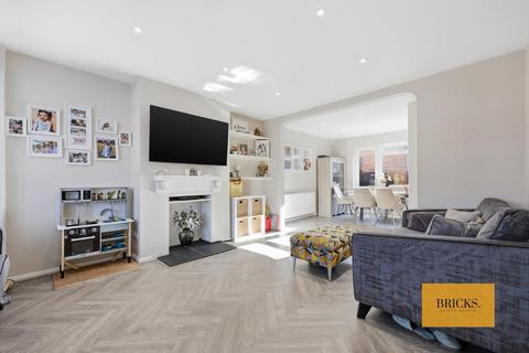 3 bedroom semi-detached house for sale, Crows Road, Epping CM16