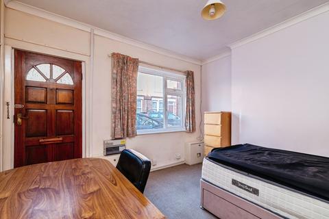 2 bedroom end of terrace house for sale, Warwick Street, Nottingham, Nottinghamshire, NG7
