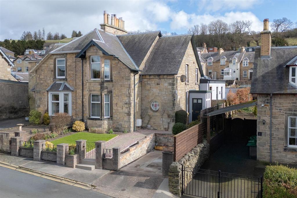 5 lockhart place-2.jpg