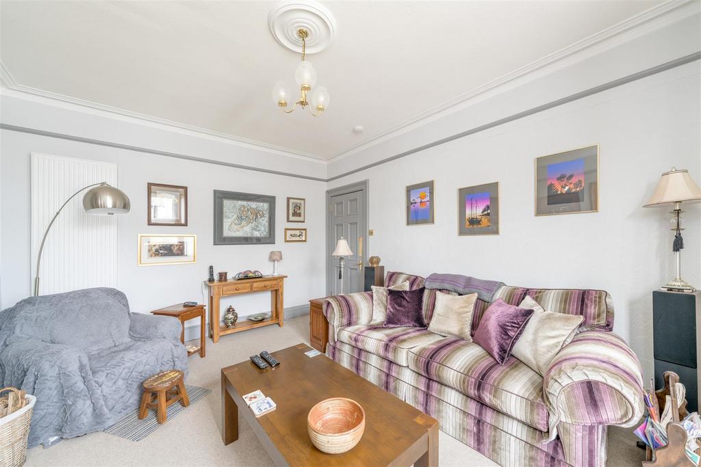5 lockhart place-4.jpg