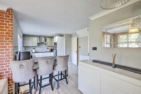 4 bedroom detached house for sale, Lynmore Close, Northampton