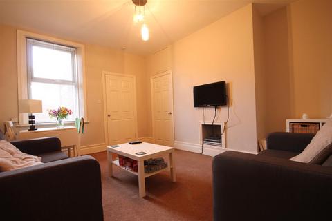 2 bedroom flat to rent, Mowbray Street, Heaton