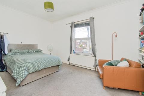 3 bedroom end of terrace house for sale, Stanley Street, Castleford