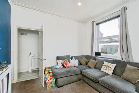 3 bedroom end of terrace house for sale, Stanley Street, Castleford