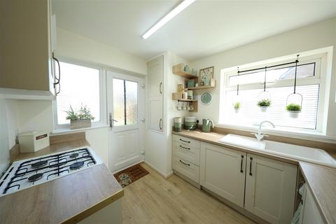 3 bedroom semi-detached house for sale, Cottingham Road, Hull
