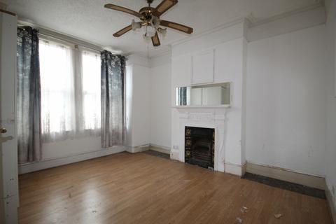 2 bedroom maisonette for sale, Masons Avenue, Harrow, Middlesex HA3