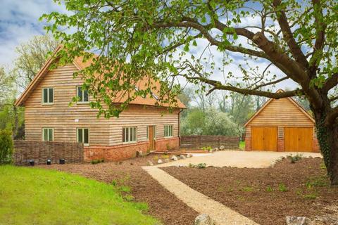 3 bedroom detached house to rent, Denham Lane, Chalfont St Peter SL9