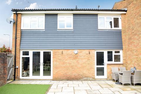3 bedroom end of terrace house for sale, Twyne Close, Bewbush, RH11