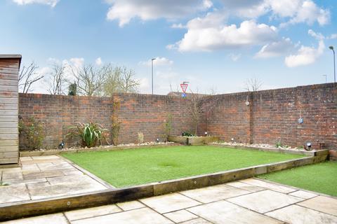 3 bedroom end of terrace house for sale, Twyne Close, Bewbush, RH11