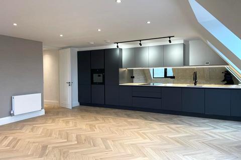 2 bedroom flat to rent, Shakespeare Road, London NW7