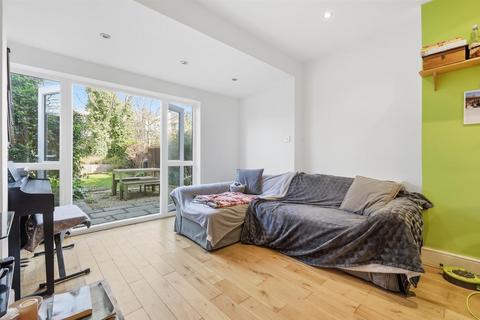 2 bedroom apartment for sale, Leybourne Road, Leytonstone
