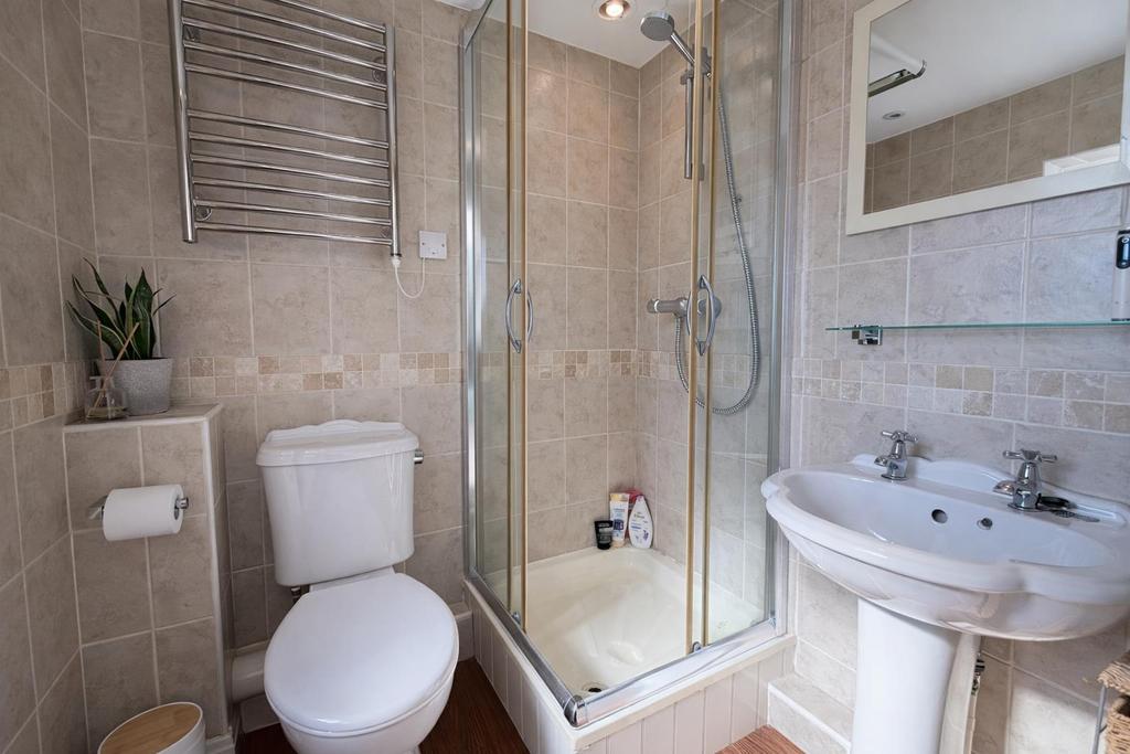 En-suite Shower