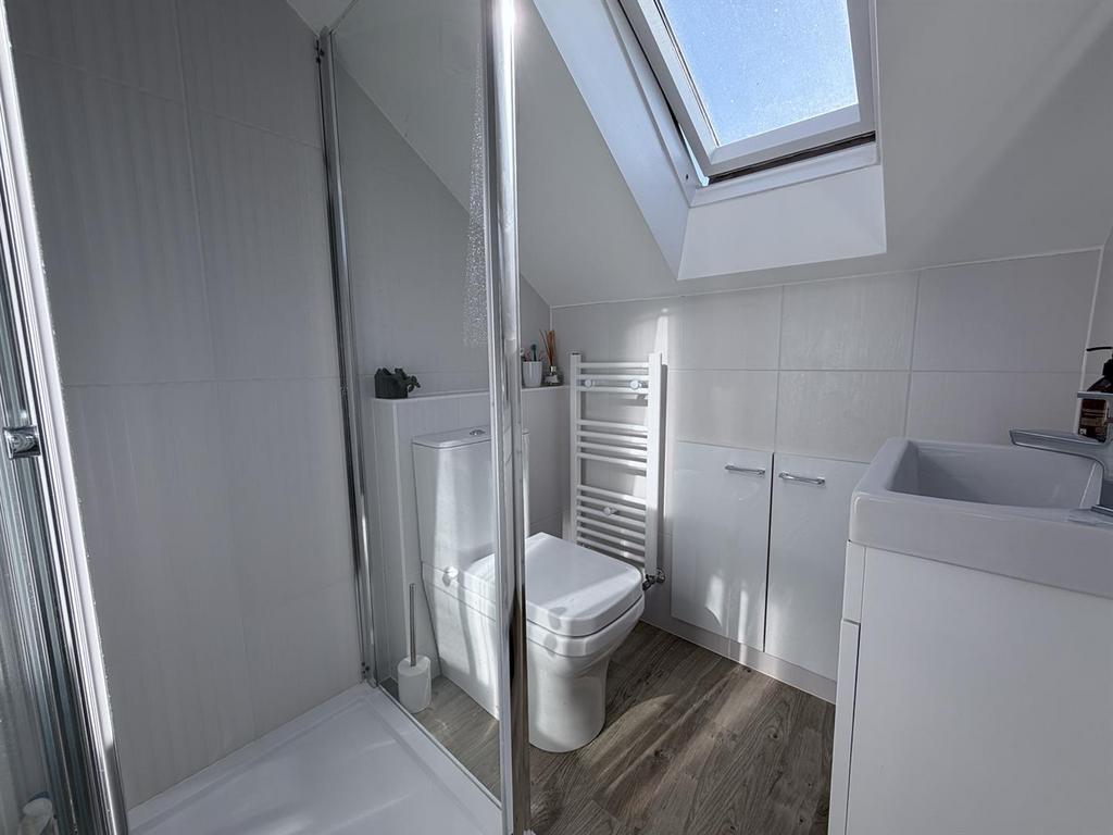 En-suite Shower