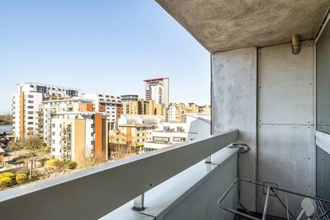 1 bedroom flat for sale, The Quarterdeck, Isle Of Dogs, London, E14