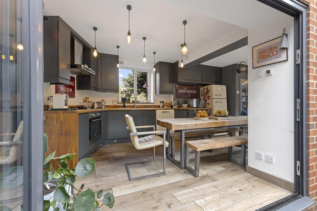 36 Charnley Avenue, Sheffield 03 297.jpg