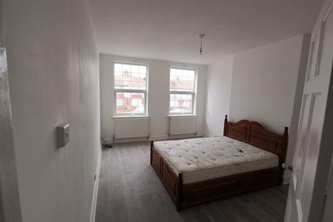 undefined, 28 Links View, Greenford Road, Greenford UB6 9AT