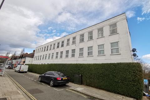 28 Links View, Greenford Road, Greenford UB6 9AT
