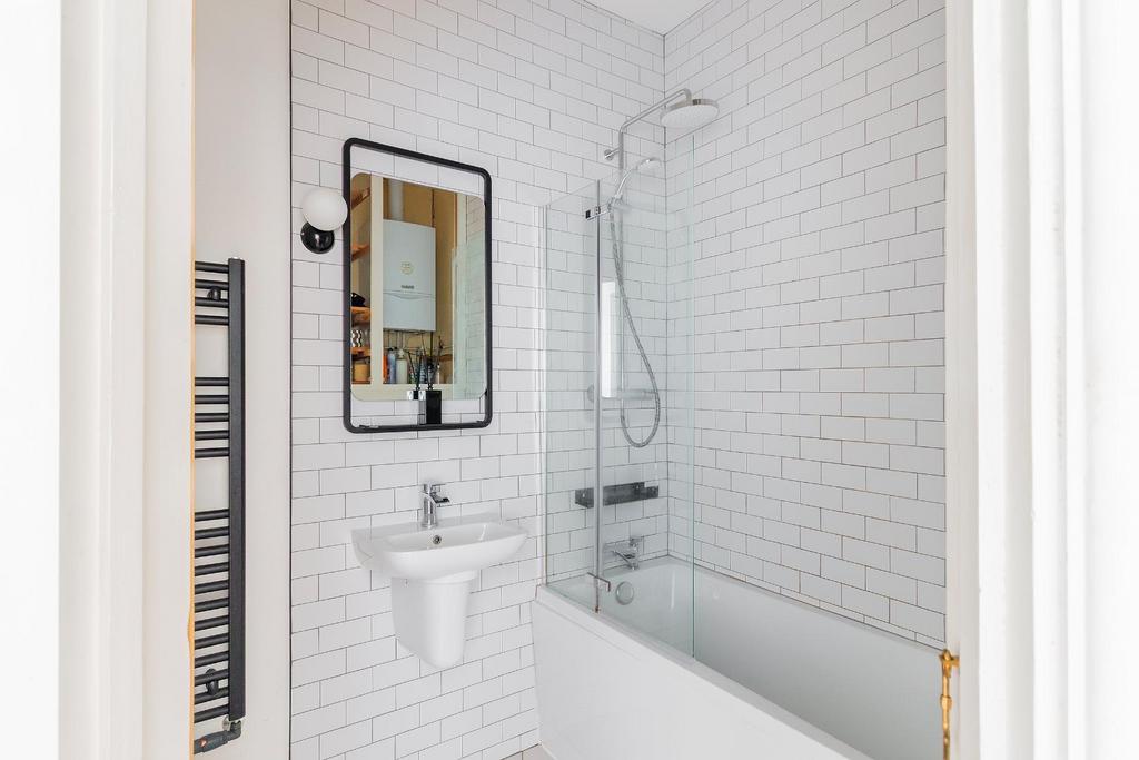 F1 F9 FBECN - Bathroom C.jpg