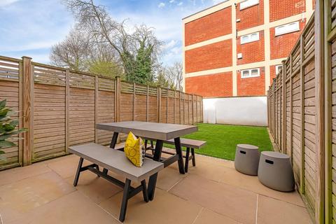 1 bedroom flat for sale, Rosebery Road, London SW2