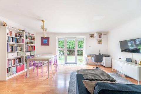 undefined, Lucas Close, Willesden, London, NW10